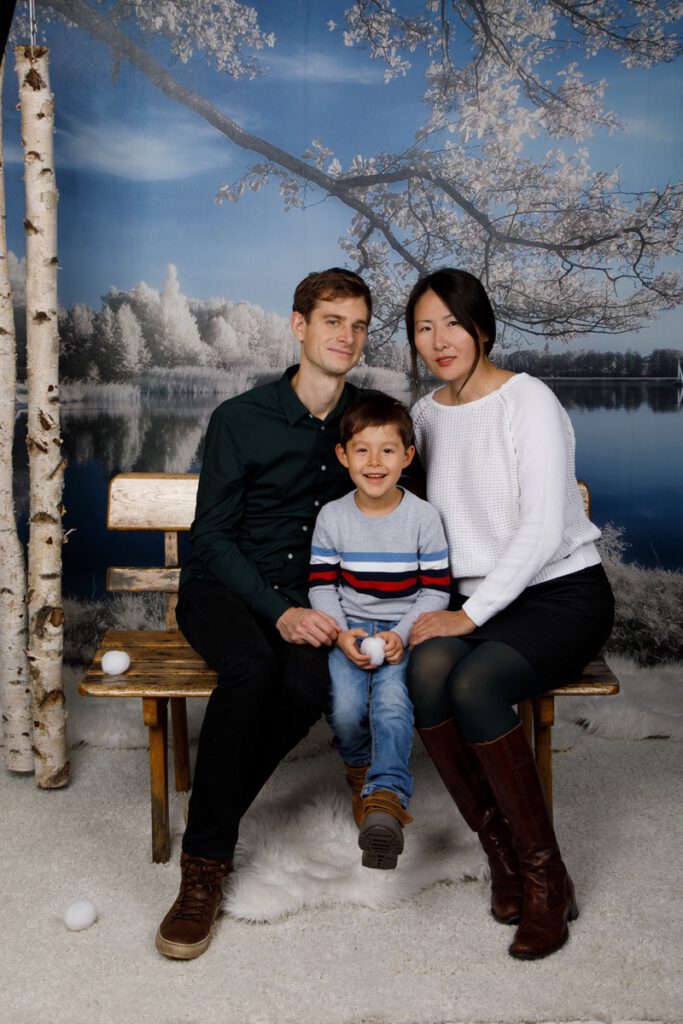 familienfoto-mit-mutter-kind-vater